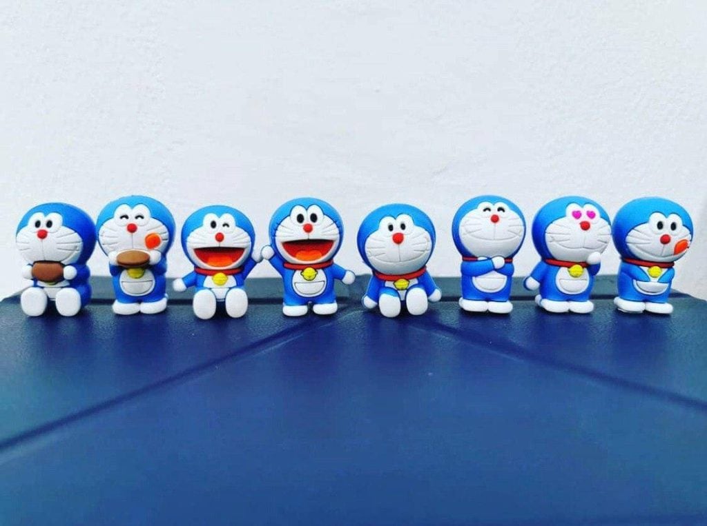 8 Doraemon Figurines