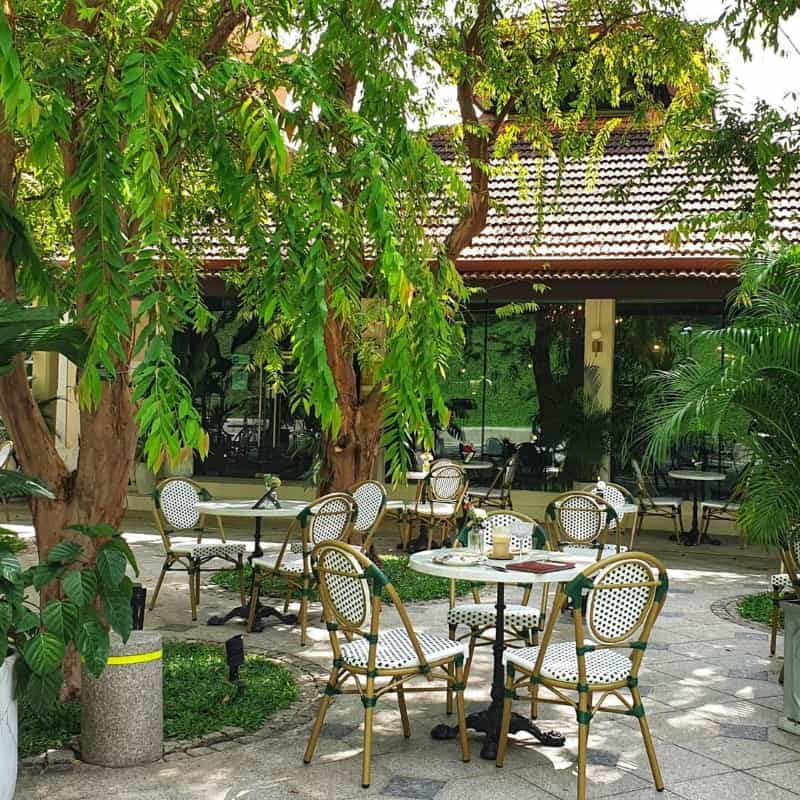 Ontdekking lip Gang Le Jardin is a picturesque garden cafe at Fort Canning that's pet-friendly
