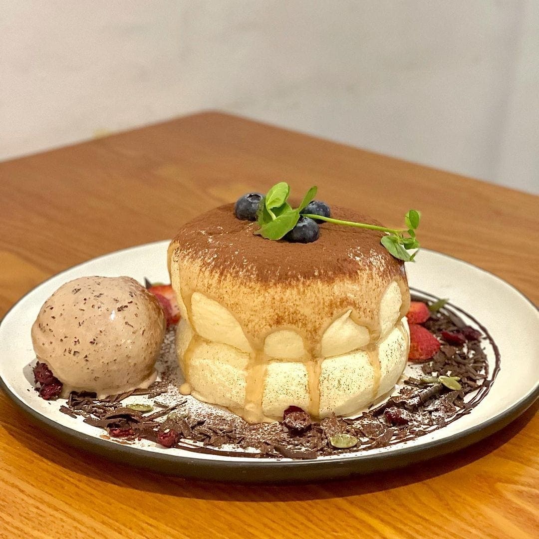 Kings Cart Coffee Factory has a nice new cafe at Bishan Library with S