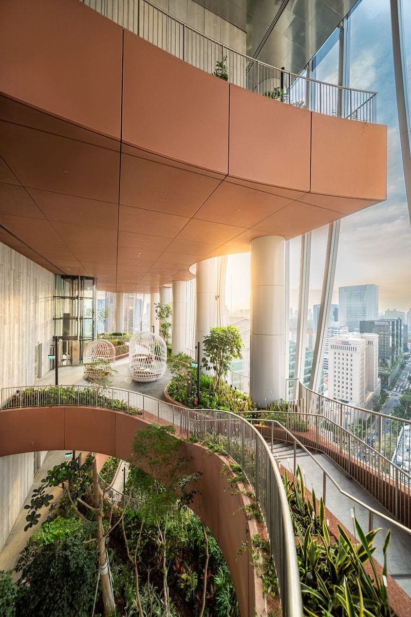 Amazing new rooftop sky garden with view of Marina Bay Sands now open to the public at Raffles Place