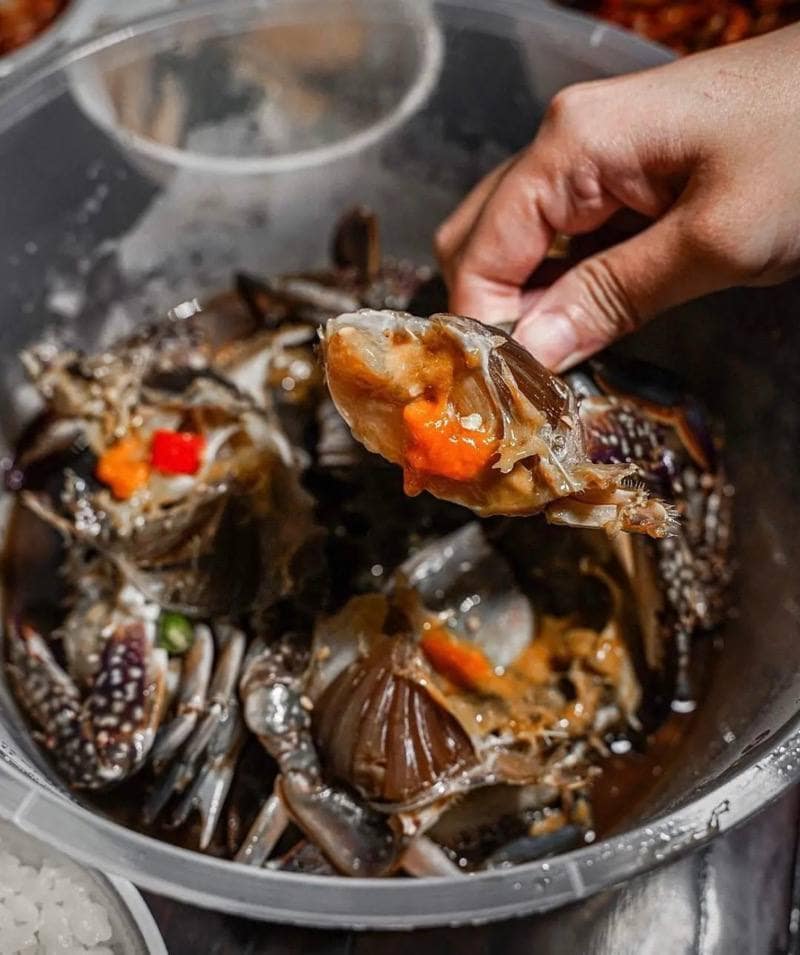 the gogijip ganjang gejang raw marinated crab 