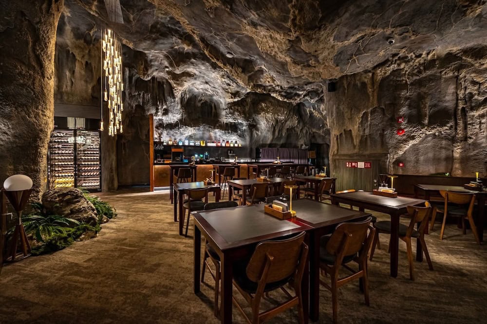 Cavern Restaurant - Rainforest Wild Adventure WEST