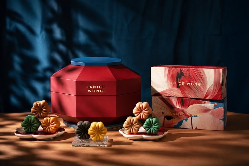 Mooncake Gifts 2026 - Janice Wong Wooden Lantern