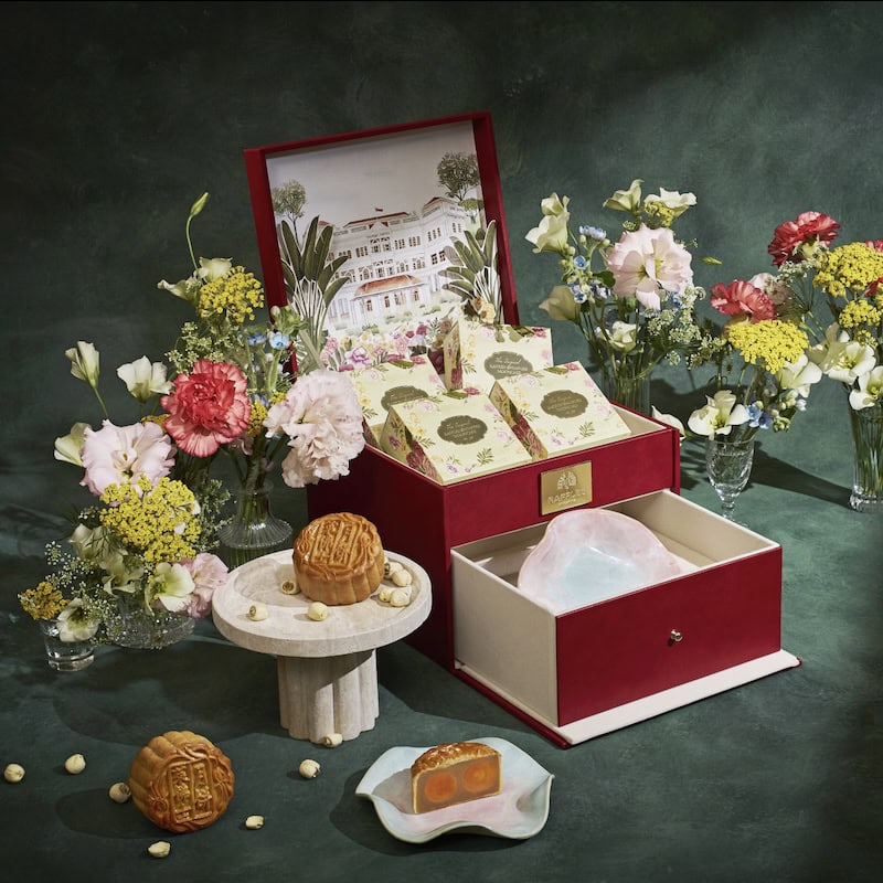 Mooncake Gifts 2026 - Raffles Hotel Singapore Premium Baked Mooncake Box