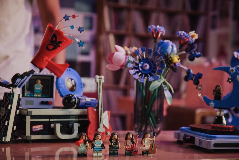 Olivia Rodrigo LEGO collection - mini-figurines