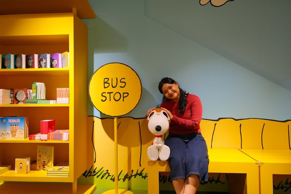 Snoopy Pop-up Library - Bus Stop
